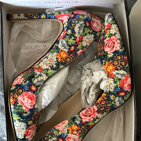 NEW NINE WEST TATIANA SZ 10 - Picture 9 of 10